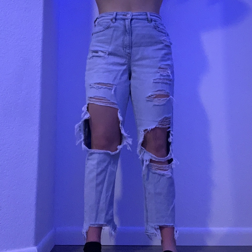 Super Ripped American Eagle Mom Jeans